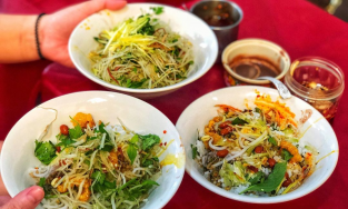 Cơm hến Huế, món ăn 'nhà nghèo' nhưng nặng tình như người xứ Huế