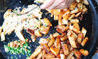 5 món ăn đường phố nổi tiếng “thơm ngon khó cưỡng' của Sài Gòn