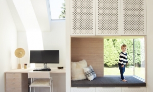 Tận dụng 4 khu vực nhỏ để thiết kế góc làm việc tại gia xinh xắn