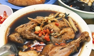 3 quán gà tần ngon nức tiếng, cực hợp cho tối lạnh trời ở khu phố cổ