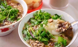 6 hàng bánh đúc nóng ăn thử là nghiện của Hà Nội