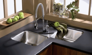 Bồn rửa góc: Giải pháp đẹp mắt giúp tối ưu hóa không gian phòng bếp nhỏ