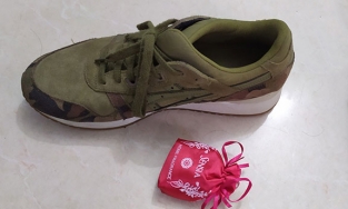 Xà phòng bánh, cách 'ngon, bổ, rẻ' để khử mùi hôi giày cực hữu hiệu