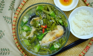 Về miền Trung ăn thử món canh chua xương rồng 