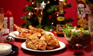 Tại sao cứ đến Giáng sinh, người Nhật lại xếp hàng mua KFC