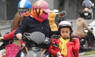 Ngày rét đậm, rét hại, các trường có thể điều chỉnh thời gian học để học sinh không cần đi học quá sớm