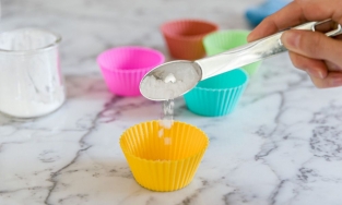 Cách làm sạch những vết bẩn cứng đầu trên đồ dùng silicone hiệu quả