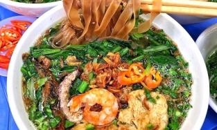 Bánh đa cua, đặc sản đường phố đến Hải Phòng chưa ăn thì coi như chưa đến