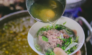 Mùa đông Hà Nội không ăn phở thì còn gì là mùa đông!