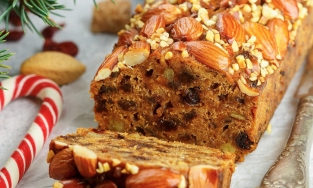 Fruit cake, từ chiếc bánh đẫm vị Giáng sinh đến chiếc bánh truyền thống của đám cưới Hoàng gia Anh