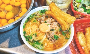 7 quán ăn đêm ngon trong phố cổ để đi ăn sau khi countdown Tết Dương lịch