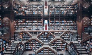 Hiệu sách Chung Thư Các, 'mê cung tri thức' kì ảo như lâu đài phép Hogwarts