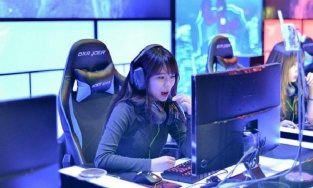 3 cô gái đều suy buồng trứng, nguyên nhân chính từ thói quen xấu ban đêm