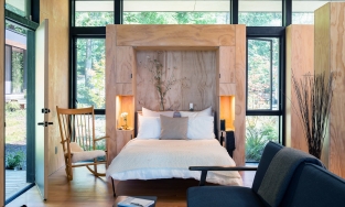 Murphy Bed, chiếc giường âm tường ra đời để mời được người thương đến chơi 