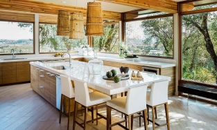 Xu hướng thiết kế bếp 2021: Chào đón yếu tố tự nhiên và lưu trữ thông minh