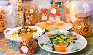 Siêu thị bánh tráng độc đáo khiến người bánh tráng nức lòng tại Sài Gòn