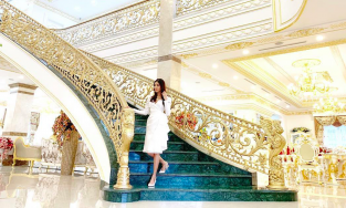 Sướng như Lan Khuê làm dâu hào môn: Ở biệt thự dát vàng view sông Sài Gòn