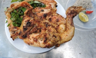 Đặc sắc món gà tre đèo Le trứ danh của xứ Quảng