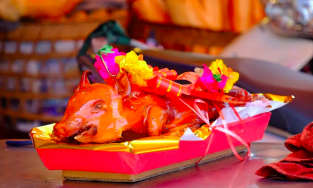 Các món ăn tài lộc cứ đến ngày vía Thần Tài là đắt khách như tôm tươi