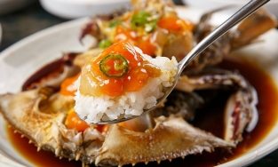 Cua ngâm tương Ganjang gejang, đặc sản Hàn Quốc khiến G-Dragon mê tít