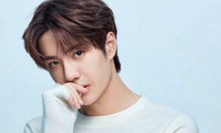 Rộ tin nam thầm Cbiz sở hữu 30 triệu fan chuẩn bị công khai hẹn hò, Vương Nhất Bác bị gọi tên