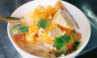 6 món ngon vạn người mê ở... chợ hoa Hồ Thị Kỷ