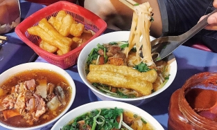 5 quán phở đêm Hà Nội ngon nức lòng người, có quán bán xuyên đêm
