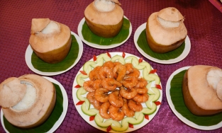 Cơm dừa tôm rang, cặp đôi đặc sản ngon trứ danh ở Bến Tre