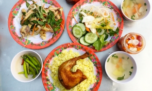 Ngoài cơm gà bà Buội, đây là 3 quán cơm gà Hội An ngon, rất đáng thử