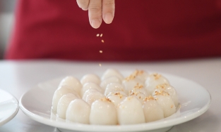 Cách làm bánh trôi bất bại từ lần thử đầu tiên để đón tết Hàn thực