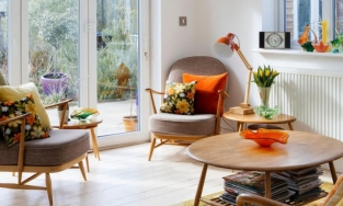 Ngôi nhà 100 tuổi ai nhìn cũng mê bởi từ màu sắc đến hoa văn đều quá đẹp