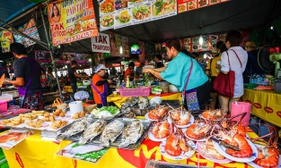 Chợ Chatuchak, 'thiên đường ăn uống' khuynh đảo các tín đồ ẩm thực