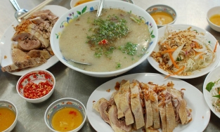 3 quán gỏi, cháo vịt ngon có tiếng tại Hội An, số 2 không phải ai cũng biết