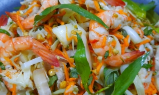 Bồn bồn, loại cây dại mọc trên bùn trở thành đặc sản nổi tiếng của Cà Mau