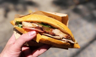 4 tiệm bánh mì ngon nhất Hội An được khách Tây hết lời khen ngợi