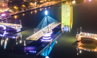 Ngắm cầu sông Hàn quay, trải nghiệm thú vị rất nên có khi tới Đà Nẵng
