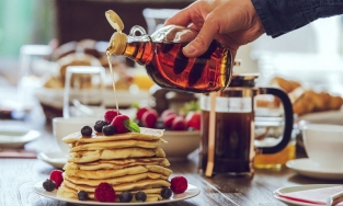 Siro cây phong, 'mật ngọt của trời' và là đặc sản độc đáo của Canada