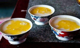 Trà bơ Tây Tạng, thức uống bổ dưỡng từ độ cao 4000m của Tây Tạng