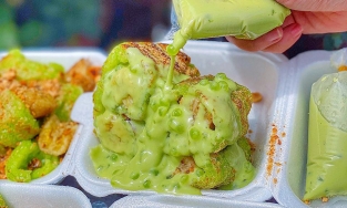 Xe chuối nếp lá dứa nướng xanh biếc ngon miệng, ngon mắt ở quận 11, Sài Gòn