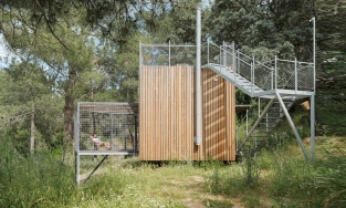 Ngôi‌ ‌nhà‌ ‌tí hon ‌nhưng thiết‌ ‌kế‌ ‌thông‌ ‌minh‌ ‌nên cái gì cũng có