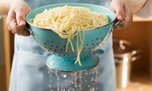 Tại sao muốn mì Ý ngon nhất định không được rửa mì sau khi luộc?