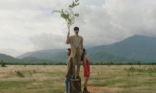 Đăng status 'chơi chơi', Đen Vâu đoán trúng phóc đề thi môn Văn THPT Quốc gia 2021