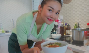 Sao Việt ăn gì, nấu gì khi ở nhà giãn cách xã hội?