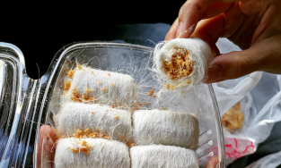 Kẹo râu rồng, món ăn đường phố cho team hảo ngọt của ẩm thực Trung Quốc