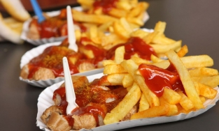 8 món ăn đường phố ngon nức tiếng trên thế giới, số 2 là của Việt Nam