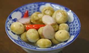 Cách muối cà pháo giòn tan, không nổi váng lại để được lâu