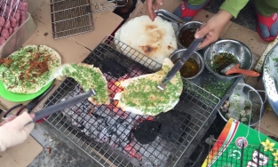 Cách làm bánh tráng mắm ruốc Quảng Ngãi giòn rụm, thơm lừng ngay tại nhà