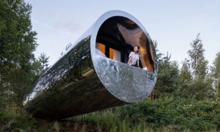 Ngôi nhà ống thép lơ lửng cho người muốn có cảm giác sống ở hành tinh khác