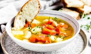 Cách nấu súp khoai tây cà rốt nóng hổi vừa thổi vừa ăn cho ngày mùa đông