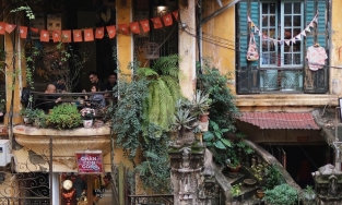 6 quán cà phê lãng mạn, cực hợp để cảm nhận mùa thu Hà Nội đang về